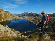 06 Al Lago Piazzotii con vista sul Rif. Benigni 